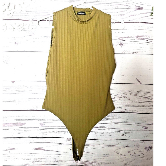 Boohoo Moss Green Ribbed Mock Neck Sleeveless Stretch Bodysuit Womans Size 8 - Picture 1 of 5